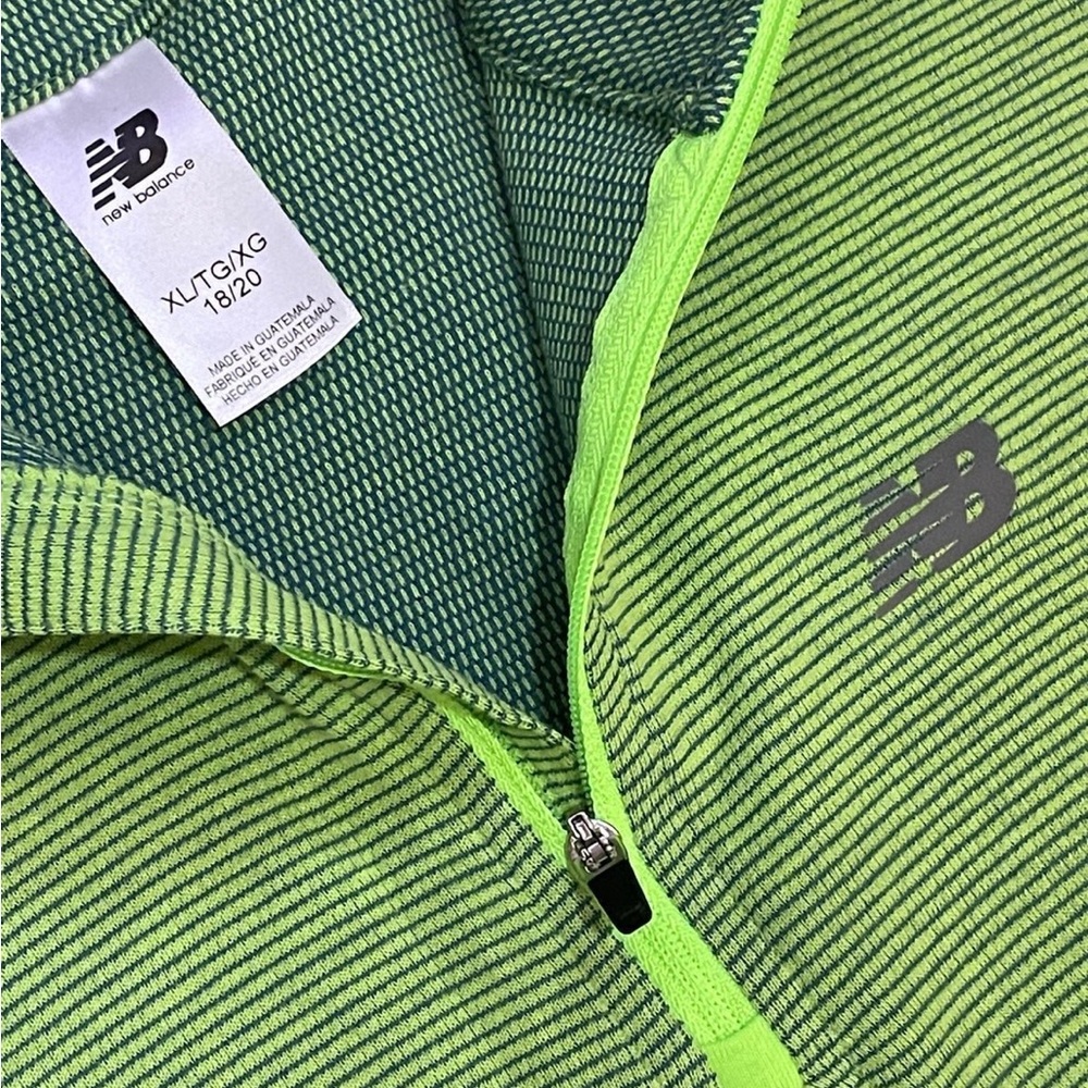 New Balance Dry Green XL Girls 18/20 Moisture Wicking Striped Green Stretchy NWT